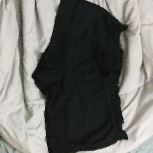 Tie-front pull-on Isabel Maternity shorts - Picture 1 of 8